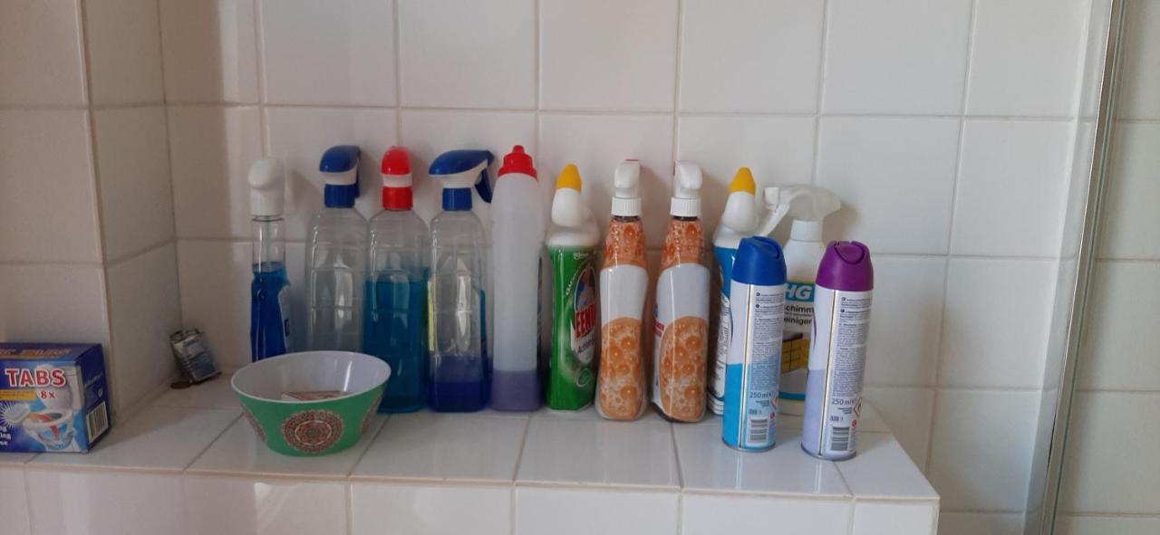 Nicole, Not For Parties, Not A Hotel, With Shared Bathroom, No Kitchen Quarto em Acomodações Particulares